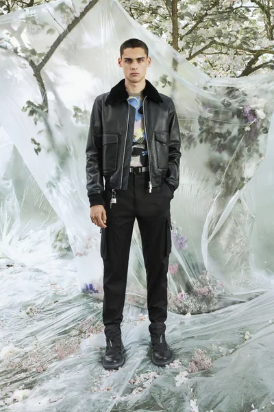 Look 15